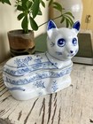 Vintage Mcm Chinoiserie Blue   White Cat Porcelain Trinket Jewelry Box 6    X 5    