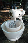 Vtg 1950s Sunbeam Pink Stand Mixer Mixmaster Original Bowls   Beaters  works 