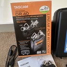 Tascam Dr-40 Portable Audio Recorder   Vidpro Xm-55 Mic Kit Bundle
