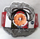 Nordic Ware Christmas Wreath Platinum Collection Bundt Cake Pan 9 Cup Nwt New