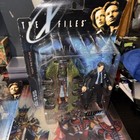 Agent Fox Mulder   Agent Dana Scully  the X Files Series 1 Action Figure-  16100