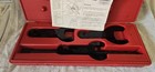 Near New  Mac Tools Fcwahset-100 Pneumatic Fan Clutch Wrench 8 Pcs Set  Complete