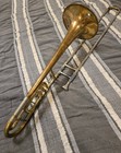 Holton Tr150 Tenor Trombone Bb f     Case  2 Mouthpieces  Marching Lyre