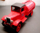 Ertl  1931 Hawkeye Gulf  Oil Tanker Bank Die Cast Metal Truck Bank  Nib