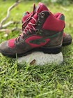 Vintage 90 s Womens Yosemite Hi-tec Hiking Boots  Brown Suede red  Size 8 5w