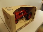 Farmall  F-20  S e  Red  Tractor
