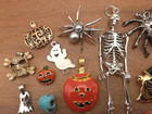 Vintage-now 20 Piece Halloween Holiday Pendant Charms Craft Jewelry Making Lot 2