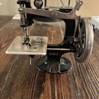 1920s Metal Singer Miniature Childs Hand-crank Sewing Machine Model 20-1