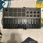 Akai Professional Mpk Mini Compact Keyboard And Midi Controller Special Edition 