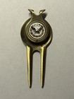 Robert Trent Jones Golf Club Members Divot Tool   2 Coin Style Golf Markers