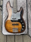 Fender Limited-edition American Ultra Precision Bass Guitar Tiger s Eye