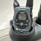 Motorola Talkabout  T5620 Radio Handheld Walkie Talkies And Docking Charger Uhf