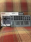 Akai Professional Mpk Mini Midi Keyboard And Pad Controller