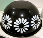 Vtg Enamelware Bowl Mid Century Mod European Black W  White Daisy Daisies 1960s