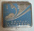 Vintage 1933 World s Fair Compact   Art Deco   Souvenir  a Century Of Progress