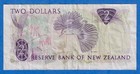 New Zealand  2 1981-92 P-170a Queen Elizabeth Ii Circulated Note Ebx 186264