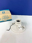 Glazed Porcelain Lamp Holder Pull Chain   Outlet 250w 125v Leviton New 9716-a