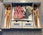 1960   s Vintage Barbie Skipper   Skooter Dolls Double Beach Case Outfits Shoes
