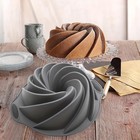 High Quality Silicone Cyclone Cake Mold Heat Resistant Oven Baking Pan Tool