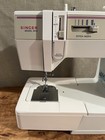 Singer Sewing Machine 9410  tested   Works 