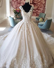Luxury Wedding Dresses Sleeveless Lace Flower Appliques A Line Bridal Gowns