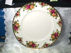 old Country Roses  Dinner Plate 10 3 8  New By  Royal Albert Store Old  Stock
