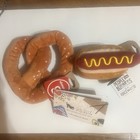 2 P l a y  Pet Lifestyle Cute Plush Dog Toys Ny Pretzel And Hot Dog Great Gift 