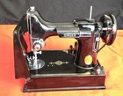  singer  Portable Sewingmachine Model 221-1 Late 40s Ecxellend Condition