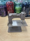 Vintage Metal Singer Childs Sewing Machine Hand Crank Parts repair Untested