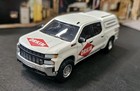 1 64 Greenlight  2022 Chevy Silverado Custom Orkin Truck 