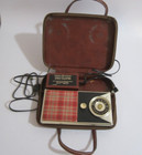 Vintage General Electric Transistor Radio   Charger With Case Model P715