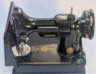 1953 Sewing Machine Singer Featherweight Model 221   Case   Accessories Minty