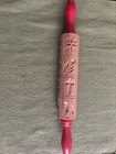 Vintage Red Handled Embossed Wooden Rolling Pin Primitive Farmhouse Decor 15 75   