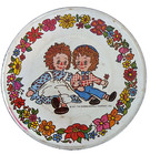 Set Of 8 Vintage 1971 Raggedy Ann   Andy Tin Toy Plates Bobbs Merrill As Is