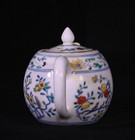 Collectable Art Chinese Porcelain Dou Polychrome Porcelain Flowers Bird Teapot