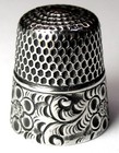 Antique Stern Bros  Sterling Silver Thimble     abstract Flowers   Leaves        gurd   