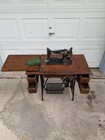 Vintage Early 1900 s Singer Sewing Machine With Oak Table  Good Condition