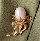 Large Faux Pearl Flower And Leaf Gold Tone Brooch Pin