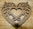 Cast Iron Antique Style Victorian Heart Hot Plate Home Kitchen Decor Trivet 