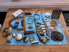 Antique   Vintage Mixed Dealer Lot     Jewelry  Bakelite  Vanity Items   More
