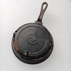Antique 7 8 Cast Iron Waffle Maker With Diamond Pattern  See Pics   Desc 