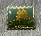 Devils Tower Wyoming Souvenir Lapel Hat Pin Stamp Design Travel Memorabilia