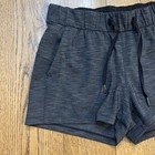 Lululemon On The Fly Shorts  Heather Gray black  Women s Size 6
