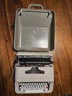 Vintage 1970s Underwood Model 319 Portable Manual Typewriter W hard Plastic Case