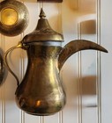 Vintage Brass Arabic Coffee Pot   Dallah     Middle Eastern Etched Design