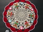 Brand New Hand Crocheted Christmas Gingerbread Men And Peppermints Doily 