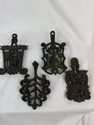 Set Of 4 Vintage Cast Iron Metal Trivets Footed Leaves Wall Hanging