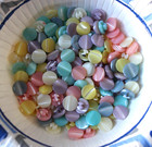 Lot Of 140 Vintage Mixed Dyed Mother Of Pearl Buttons -7 16 In- Sets