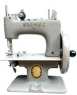 Vintage 1953 Singer Sewhandy Model 20 Childs Sewing Machine Beige Hand Crank Toy