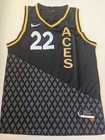A ja Wilson  22 Las Vegas Aces Jersey   men s Large 